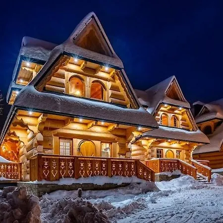 A Large Mountain-style House With A Area Murzasichle