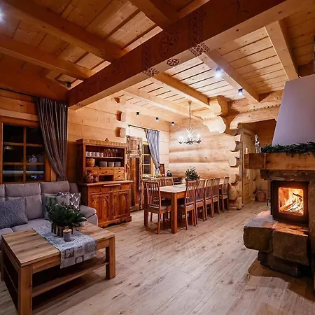 Feriehus A Large Mountain-style House With A Area